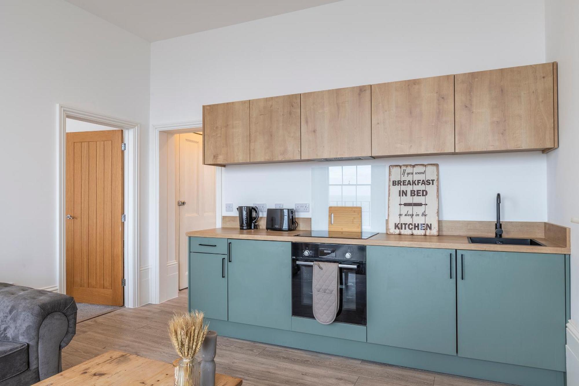 Seaside Serenity: Stylish Sea View Apartments In Herne Bay Eksteriør bilde