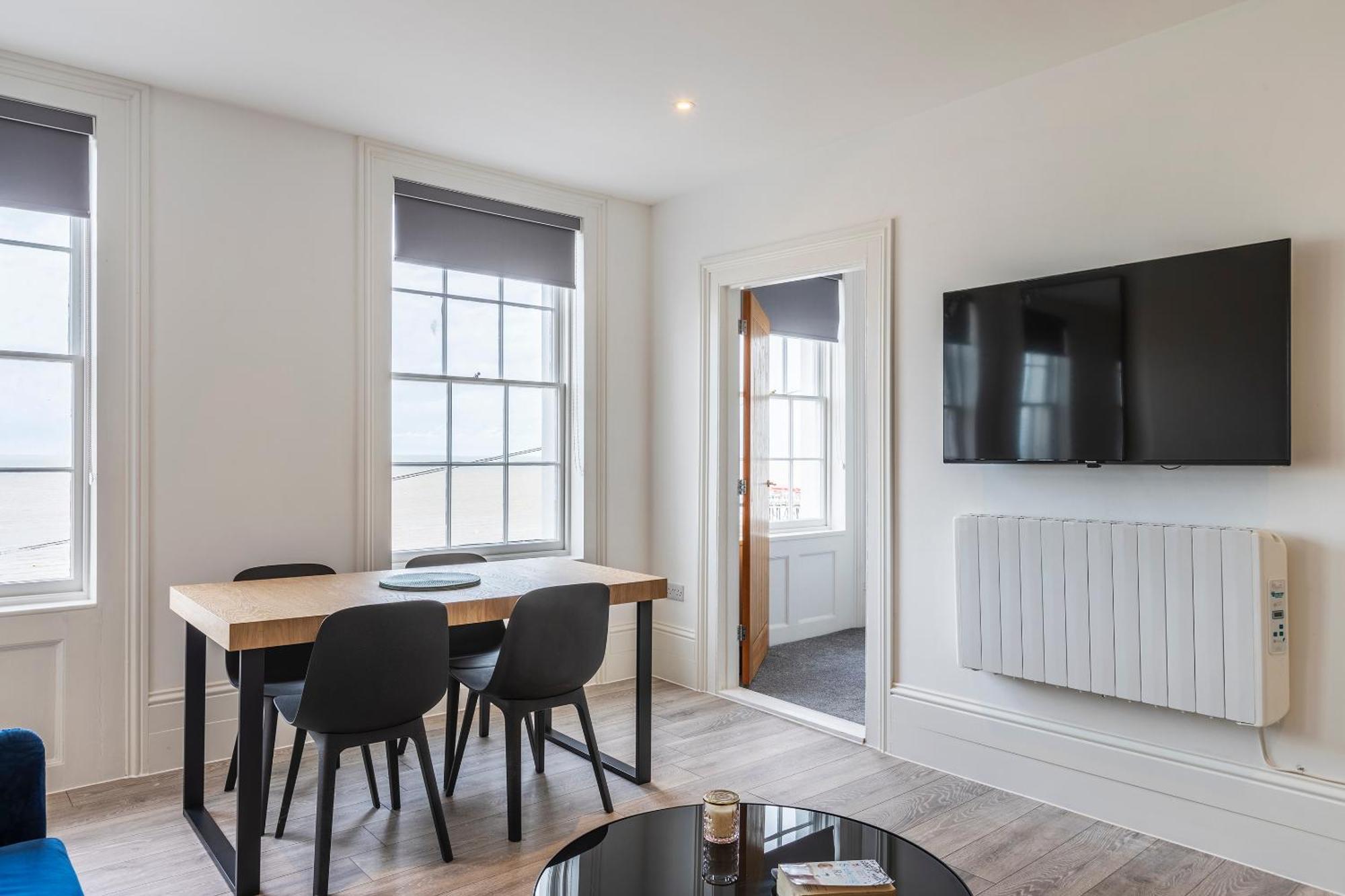 Seaside Serenity: Stylish Sea View Apartments In Herne Bay Eksteriør bilde