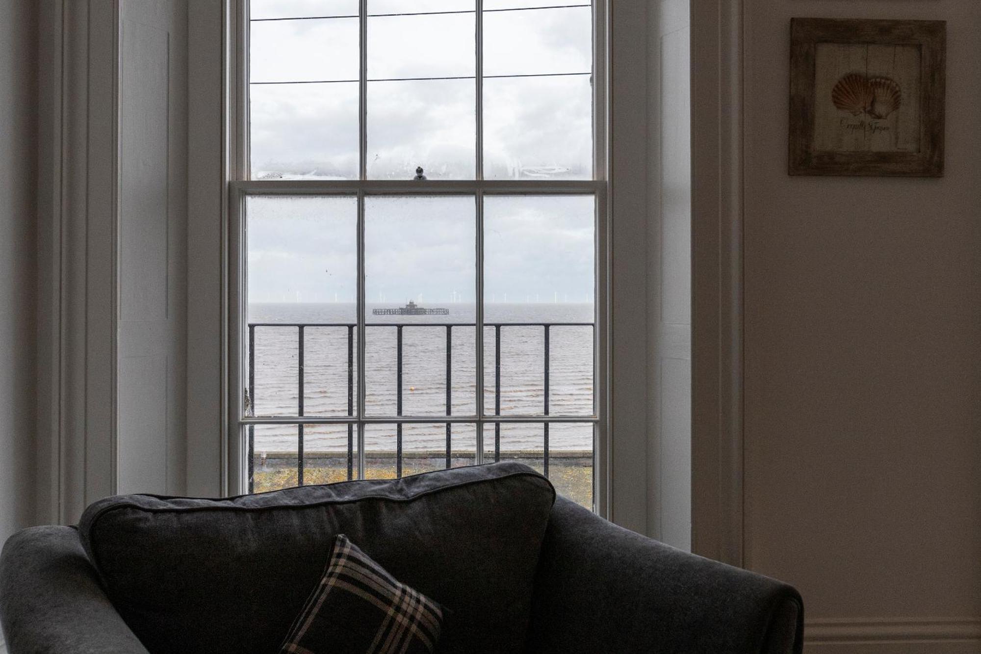 Seaside Serenity: Stylish Sea View Apartments In Herne Bay Eksteriør bilde