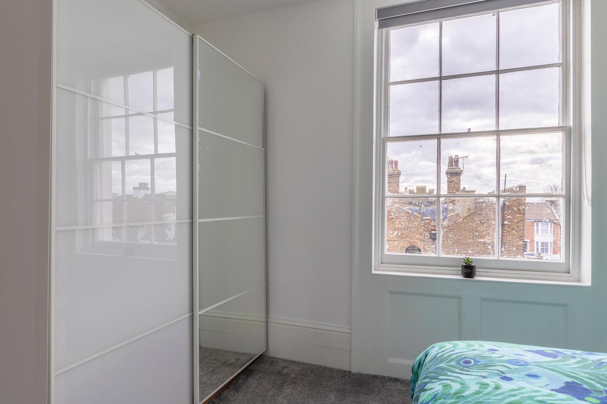 Seaside Serenity: Stylish Sea View Apartments In Herne Bay Eksteriør bilde