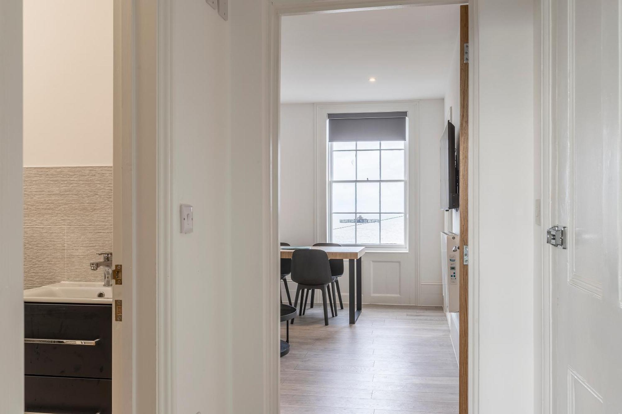 Seaside Serenity: Stylish Sea View Apartments In Herne Bay Eksteriør bilde