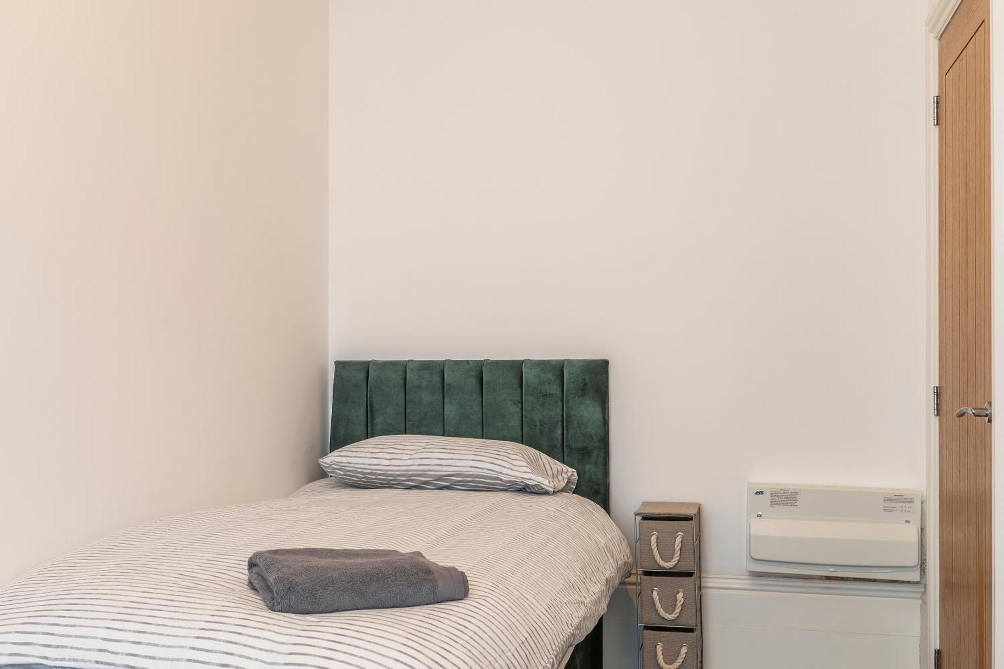 Seaside Serenity: Stylish Sea View Apartments In Herne Bay Eksteriør bilde