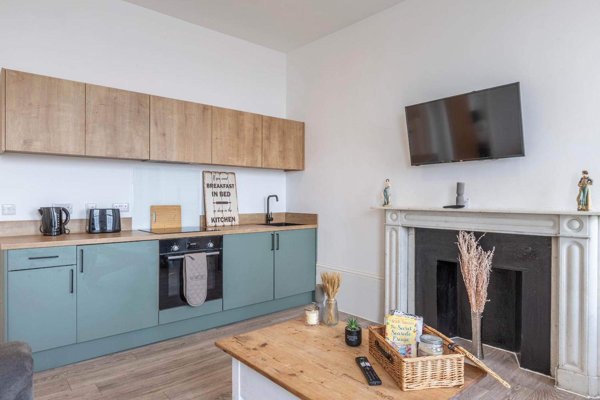 Seaside Serenity: Stylish Sea View Apartments In Herne Bay Eksteriør bilde
