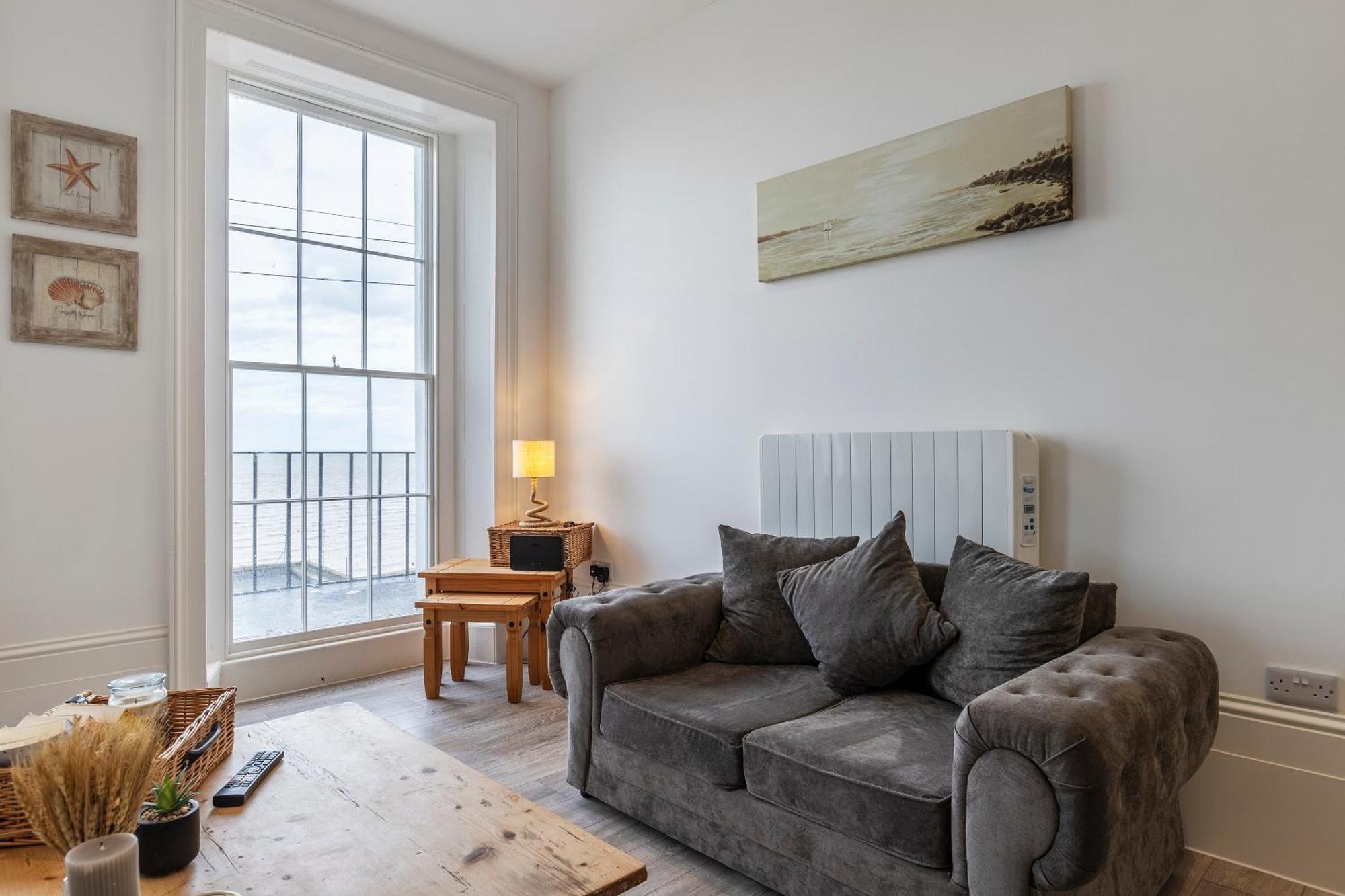 Seaside Serenity: Stylish Sea View Apartments In Herne Bay Eksteriør bilde
